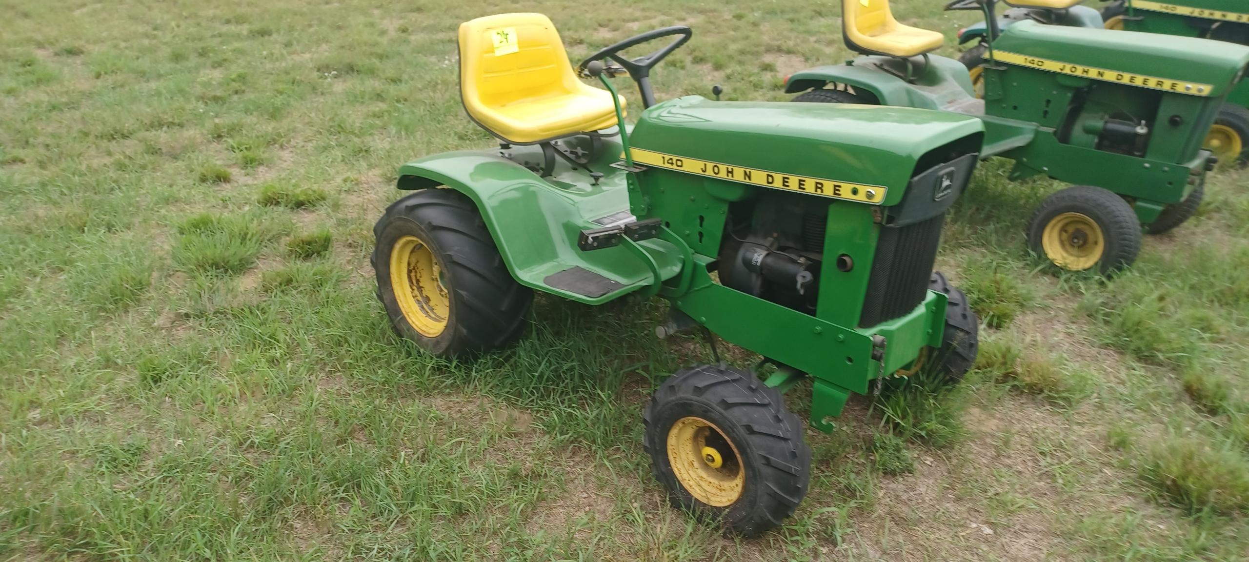 John deere store 140 lawn tractor