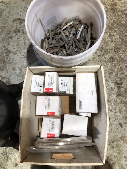 Box & Bucket Of Lead Weights (new & Used)