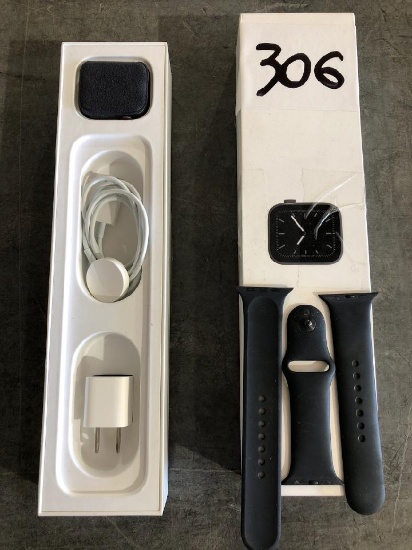 APPLE WATCH ~ SERIES 5