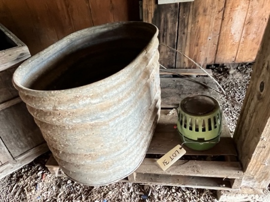 PALLET WITH GALVANIZED TROUGH
