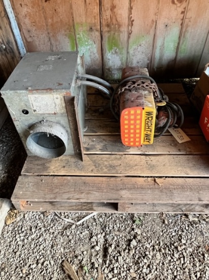 PALLET WITH WRIGHT WAY ELECTRIC HOIST