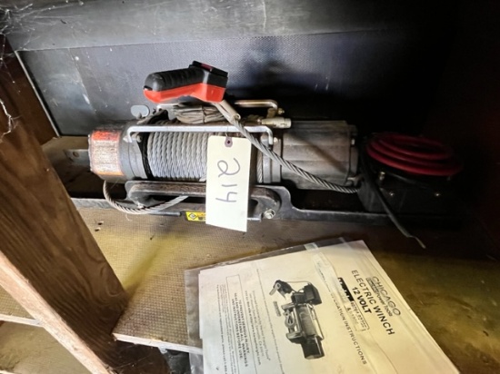 CHICAGO ELECTRIC 12 VOLT WINCH WITH MOUNTING PLATE - FAIRLEAD - CONTROL BOX - REMOTE