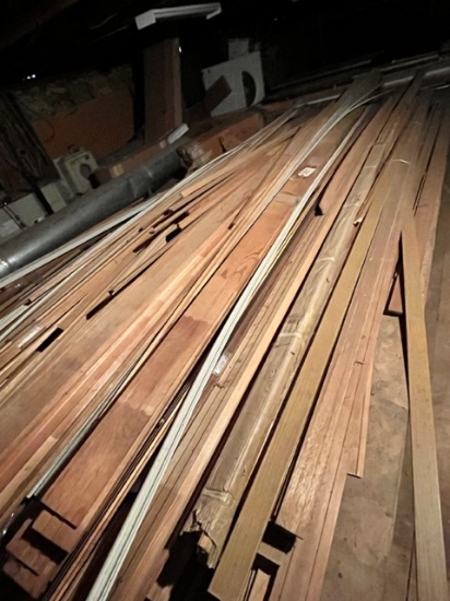 LOT OF WOOD MOULDING