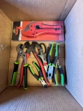 BOX OF HAND TOOLS