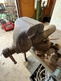 WILTON BENCH VISE WITH (4.5