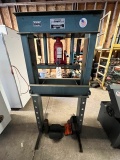 CAROLINA INDUSTRIAL EQUIPMENT 30 TON PRESS