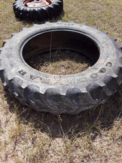 380/85 R-34 Tractor Tire