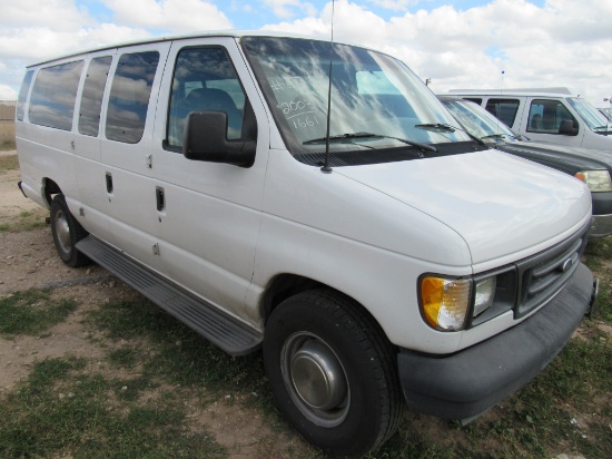 2003 Ford E-350 Extended Passenger Van