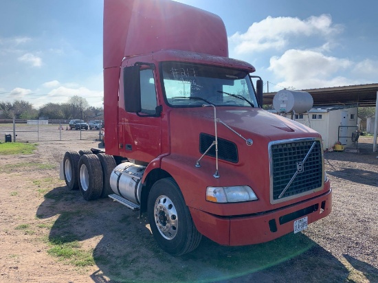 2007 Volvo VNM Truck, VIN # 4V4MC9GF47N395700