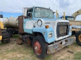 1987 Ford 8000 water Truck 3000 gal VIN # 1FDXR80U9HVA47012