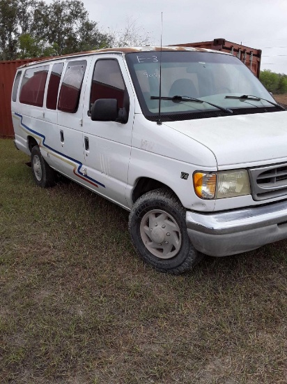 2001 Ford Econoline Wagon Van, VIN # 1FBSS31F31HB09051 (TEXAS TITLE)