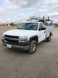 2002 Chevrolet 2500HD utility truck with generator (TEXAS TITLE - PENDING SIGNATURES)