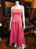 Increible vestido rosa de tirantes con aplicacionesBrand: Morgan and CoSize: SPrice: $100