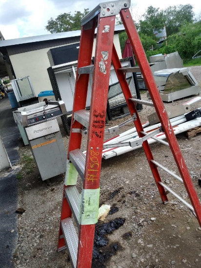 Louisville Fiberglass Ladder