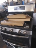 GE Gas Stove *MISSING PARTS*