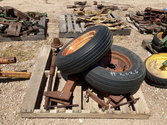 Pallet w/Set of Gauge Wheels