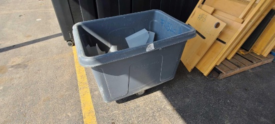 Rubbermaid Trash Cart