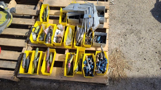 PALLET NUTS/BOLTS WIRE LEAD CONNECTORS