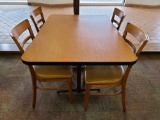Dinning Table w/(4) Chairs (48''x34'')