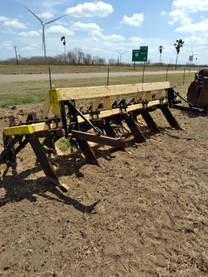 15ft 6-Row chisel / ripper w/ choppers