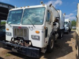 2013 Peterbilt 320 Truck, VIN # 3BPZL50X9DF172673