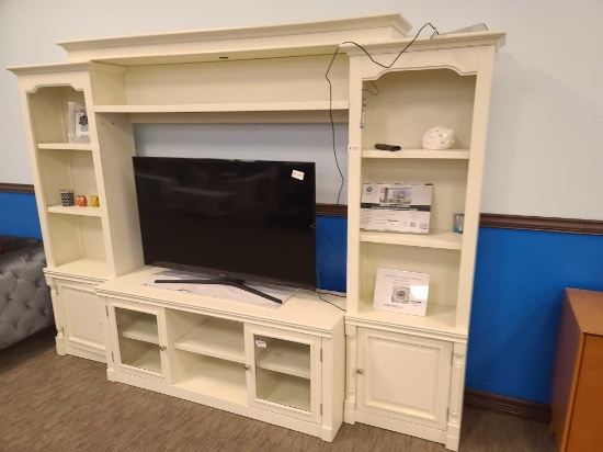 Tv Stand w/Drawers, Flat Screen Tv, Picture Frame, Owls Etc