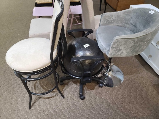 Lot w/Chairs