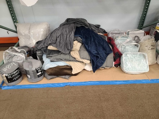 Lot w/Weighted Blankets(Rack Not Included)