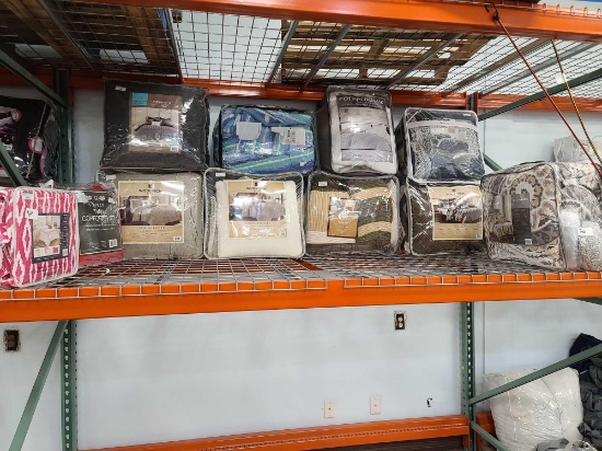 Lot w/Comforters(Rack Not Included)
