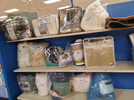 Lot w/Comforters (Rack Not Included)