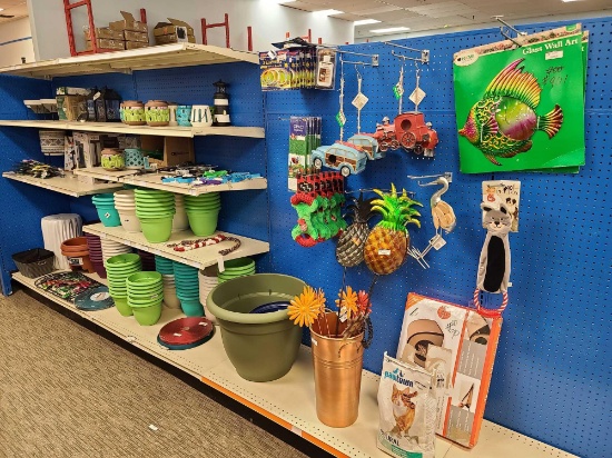 Lot w/lawn & Outdoor Items(Rack Not Included)