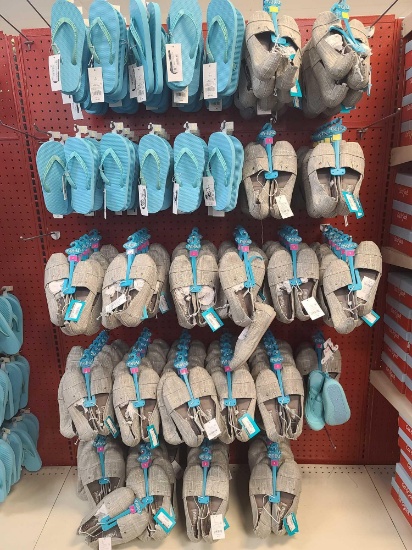 Lot w/Shoes(Rack Not Included)