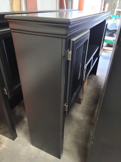 Lot w/Black Cabinet