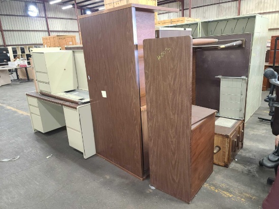 Lot w/Desks