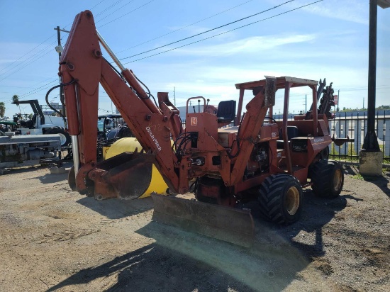 Ditch Witch 6510DD Trencher/Blade Backhoe Attachment