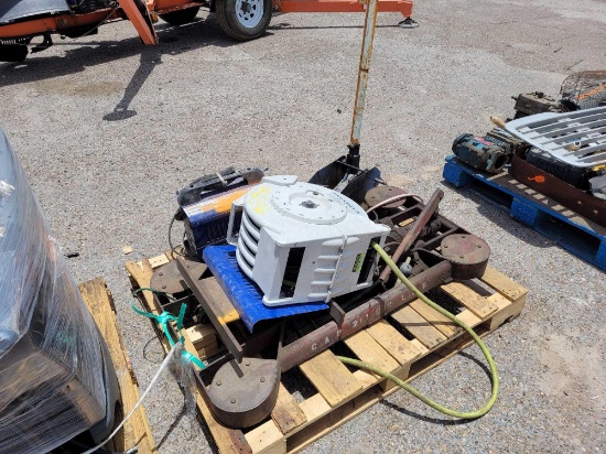 Campbell Hausfeld Welding Machine, Hose Reel Airline, (2) Jacks,