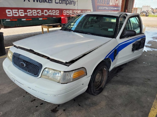 2001 Ford Crown Victoria Passenger Car, VIN # 2FAFP71W11X184987