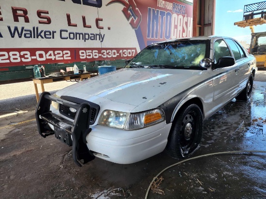 2008 Ford Crown Victoria Passenger Car, VIN # 2FAFP71V98X135022