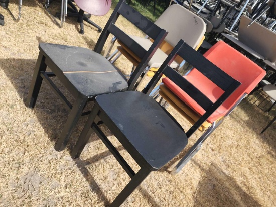 (9)Variety of Student Chairs