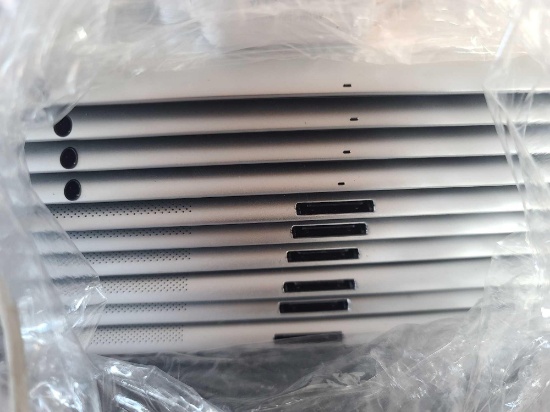 (10) iPads w/iPad Charger