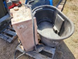 Rubbermaid Water Trough w/Gas Caddy