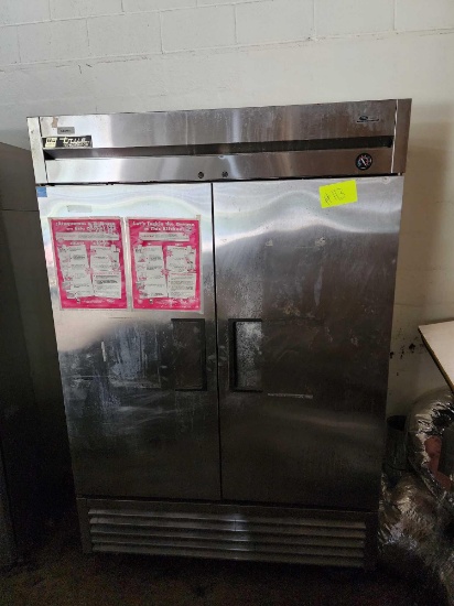 (1) True Manufacturing Refrigerator Cabinet Serial No. 7418899 Model: T-49