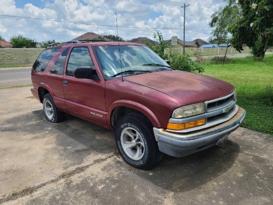 2000 Chevrolet Blazer Multipurpose Vehicle (MPV), VIN # 1GNCS18W6YK139093