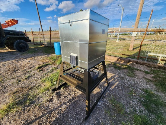 600lb Stand and Fill Feeder