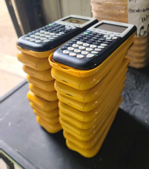 (40) TI-84 Plus Texas Instruments Calculators