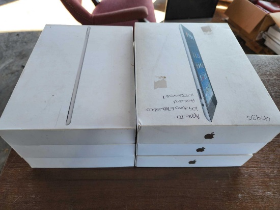 (6) iPads in Boxes (NO DESK)