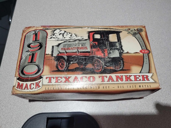 910 Mack Texaco Tanker Die-Cast Metal Bank