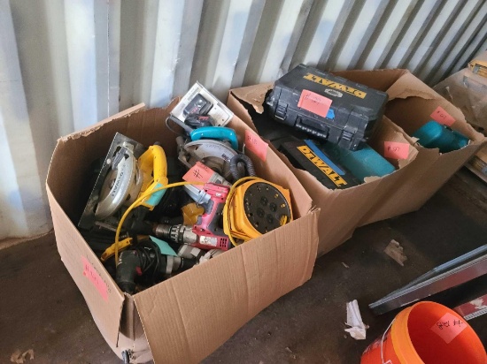 (1) Makita Framing Nailer RD/Head