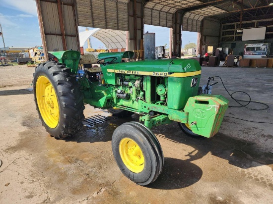 John Deere 2640 Tractor