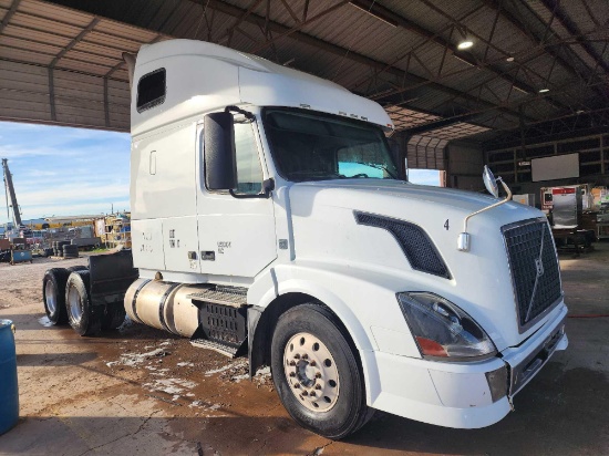2013 Volvo VNL Truck, VIN # 4V4NC9EJ2DN134590